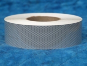 Светоотражающая лента ЗМ™ Scotchlite™ SOLAS Grade 3150-A (морская сертифицированная) Светоотражающая лента ЗМ™ Scotchlite™ SOLAS Grade 3150-A (морская сертифицированная)